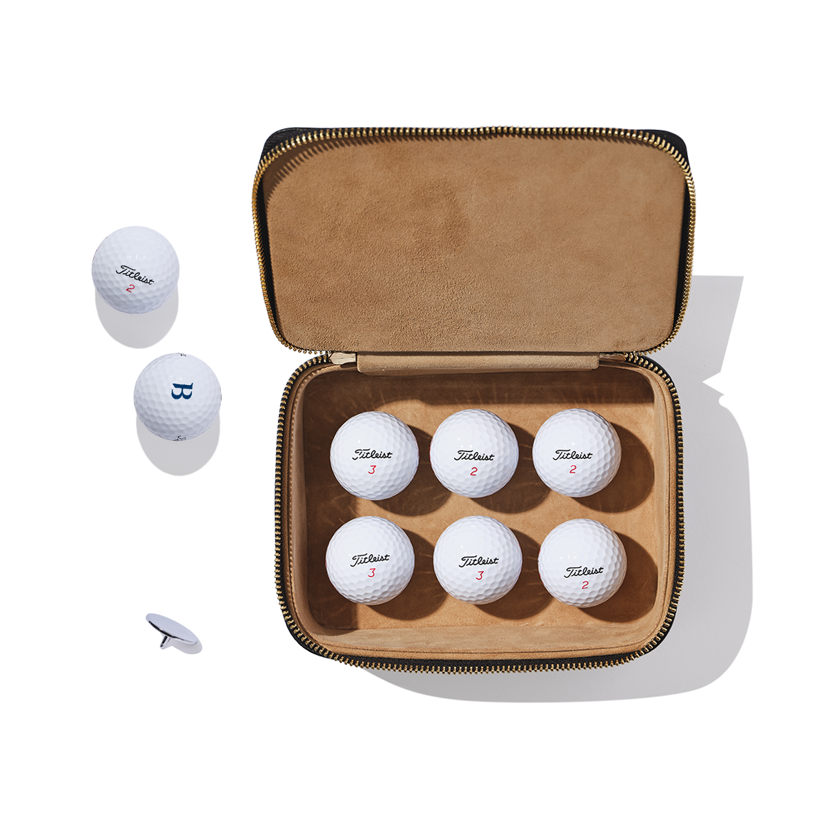 Golf-Balls-Set-Leather_6022f0e3-0397-471a-957c-3fc87eb50843.png